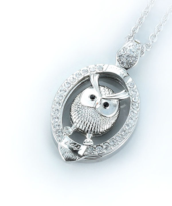 Silver Plated Owl Pendant Necklace Magnifier