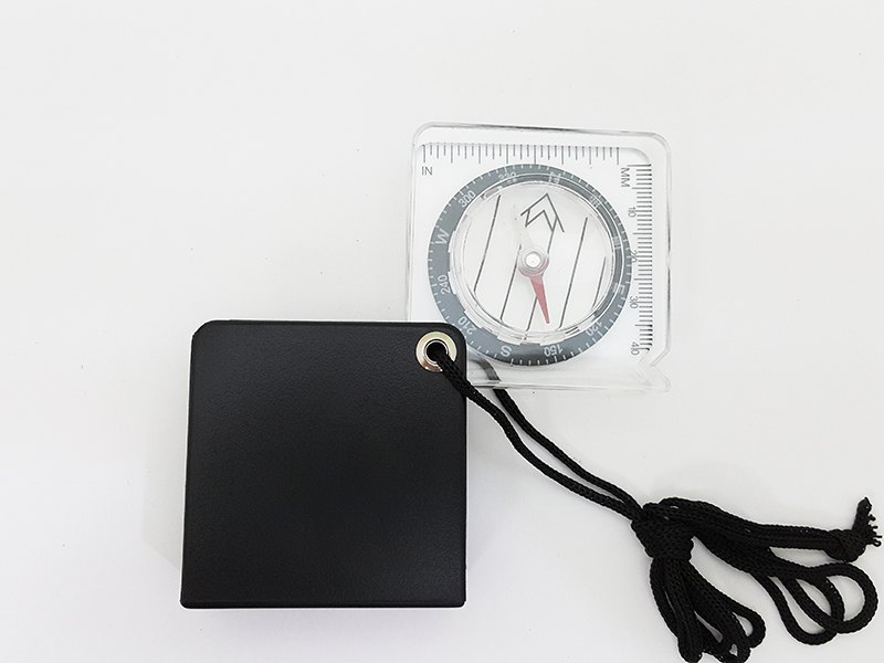 Lightweight folding pocket magnifier with compass -716CM